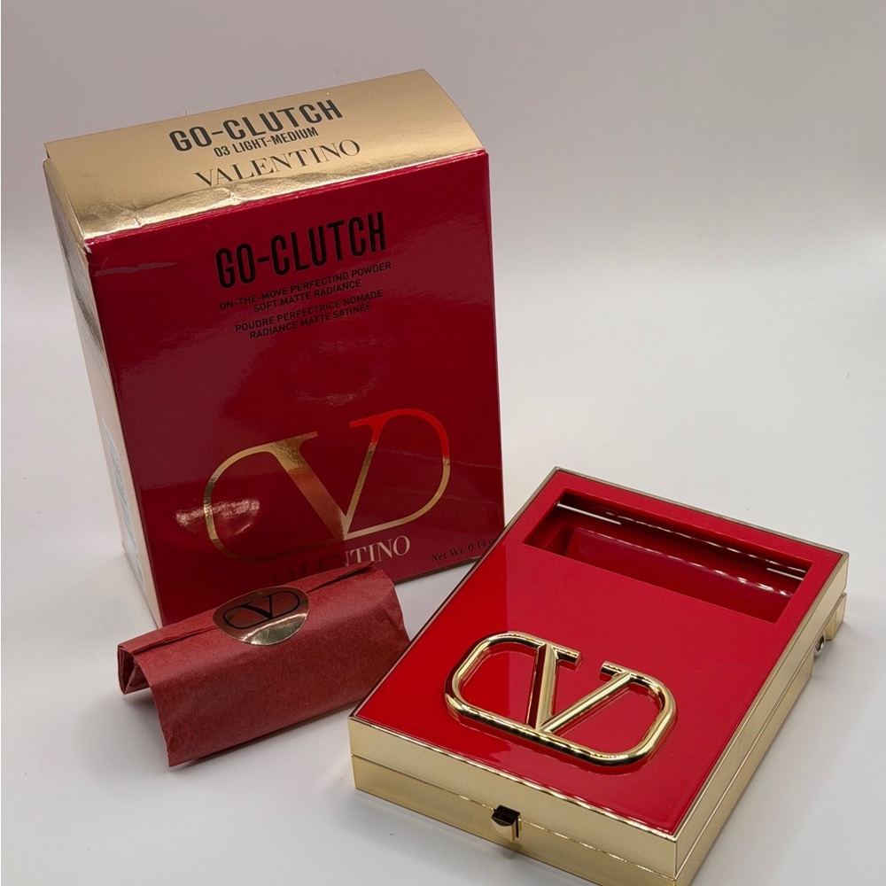 Valentino Go-Clutch Refillable Compact Powder in 03 Light Medium